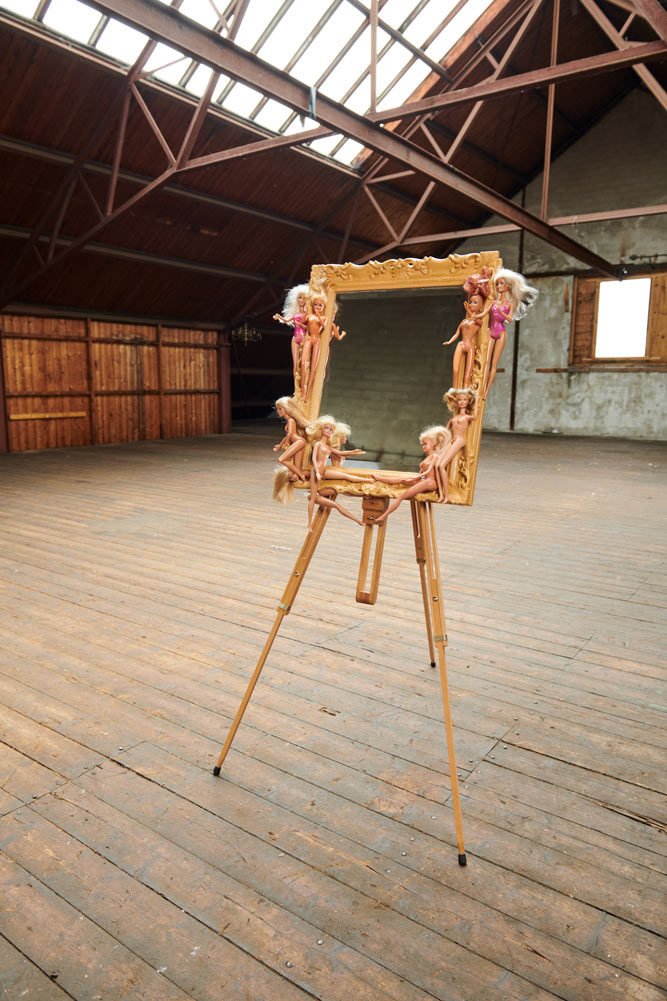 «Man in the mirror» — Wenda Douma (es)